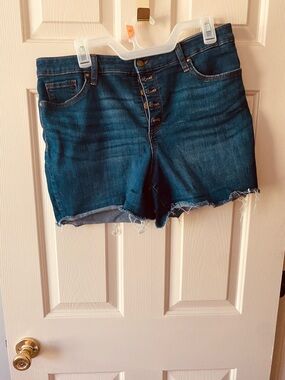 crown & ivy Dark Blue Denim Button-Front Jean Shorts